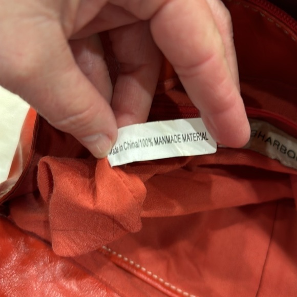 Vintage Sag Harbor Red, soft faux leather double adjustable shoulder straps - Picture 13 of 13